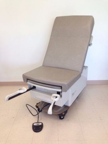 MIDMARK Ritter 222 Power Exam Table in Excellent Condition with NEW Upholstery