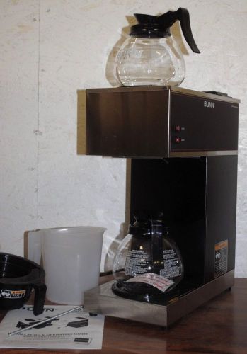 BUNN 33200.0015 VPR Commercial Coffee Brewer with Two Warmers &amp; Glass Decanters