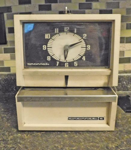 Cincinnati time job card recorder time clock machine with key works! for sale
