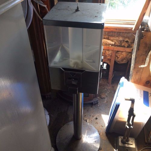 VENDING TRIPLE SIDED CANDY/GUMBALL Machine -WITH KEY