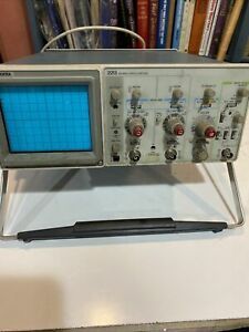 Tektronix 2213 60MHz Oscilloscope Untested