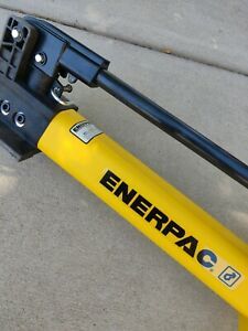 Enerpac P392 Hydraulic Hand Pump 700 Bar/10,000 PSI new
