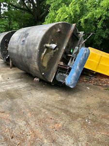 Stainless Steel Tank Approx. 3000 Gallon Tank With Mixer, Motor, Gear Box Used