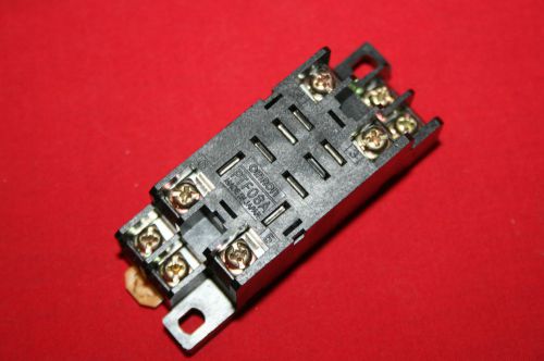 Omron ptf08a general purpose relay socket base - 8 blade for sale
