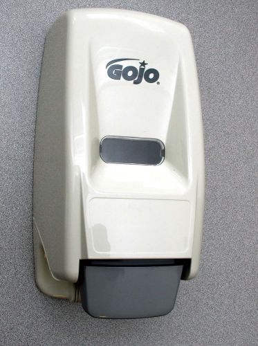 Gojo 9034-12 wall mount 800 ml bag-in-the-box soap dispenser
