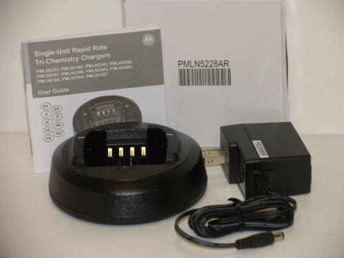 Motorola cp185 rapid tri-chemistry charger pmln5398 kit pmln5228 &amp; 25009297001 for sale