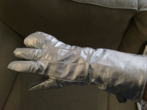 FIRE HEAT REFLECTIVE PROXIMITY GLOVE Right Hand Only