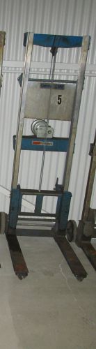 (1)  Genie Manual Handy Lift - Used - AM13462C