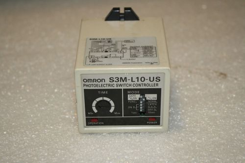 OMRON S3M-L10-US PHOTOELECTRIC SWITCH CONTROLLER WITH BASE  120 VAC NOS