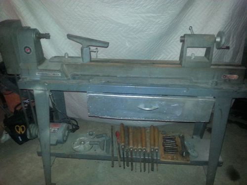 Rockwell Delta Wood Lathe complete with stand and tools 6.2-413