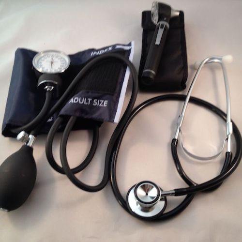 Blood pressure unit Adult, Dual-head stethoscope &amp; Pocket Otoscope w/velcro case