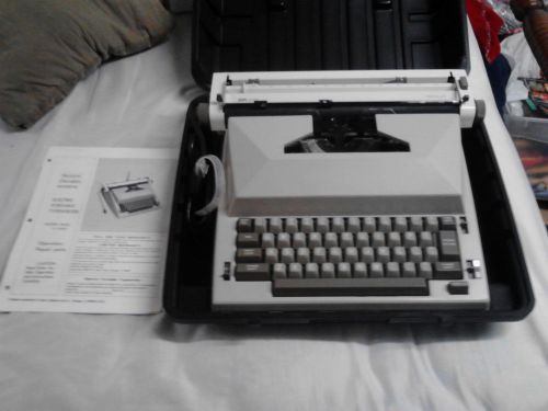 Sears SR3000 Electronic Portable Typewriter with Case