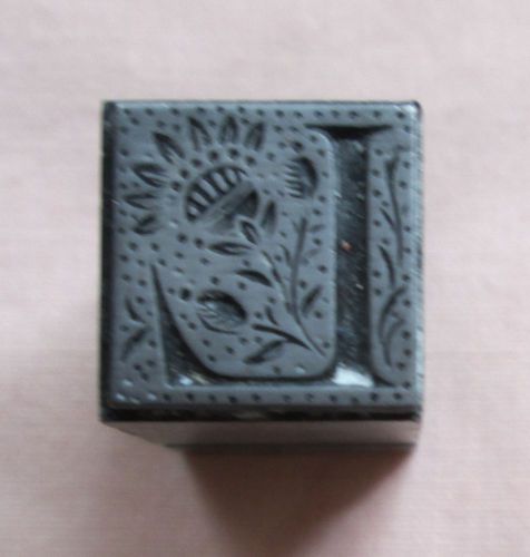 Ornate Vintage Metal Letter &#034;L&#034; Printer&#039;s Block, with flowers and vines