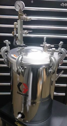 Graco 5 Gallon HIGH PRESSURE or vacuum pot, 236152, adhesive dispensing, MINT!!