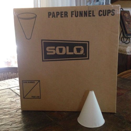 Solo 1000 ct. 10oz white 10bfc paper funnel cups - new for sale