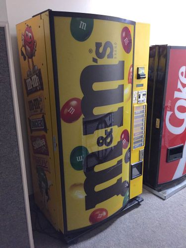 M&amp;M Mars Chilled Branded Candy Vending Machine