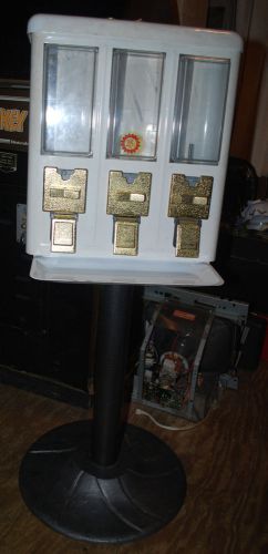 Ashland Triple Bulk Candy Vending Machine Gold Accents With Keys and Locks