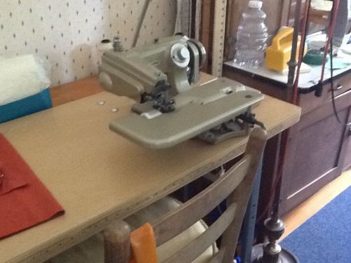 Indust. blindstitch sew machine Tacsew  T1718, 24x48&#034;table, motor 067072 &amp; light