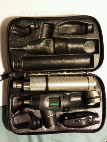 Welch allyn ophthalmoscope and otoscope Perfect Condition! Model 71050 3.5V