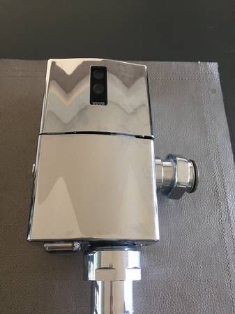 Toto ecopower toilet automatic flushometer 1.6 gpf for sale