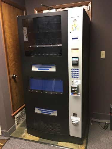 Seaga RS-900 /1-800-Vending Combo Vending Machine w/Credit Card Reader