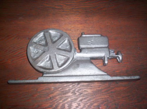 New Hit &amp; Miss Gas Engine Cast Iron Yard Art Sign Great Display Mail Box Topper