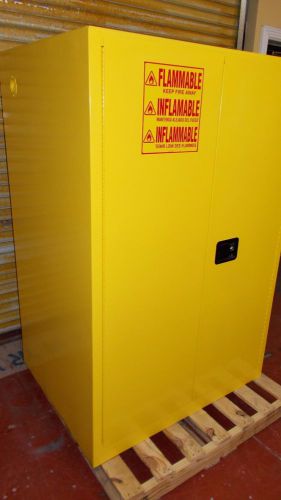 LARGE VWR 90 gal STORAGE SAFETY CABINET FLAMMABLE SOLVENT CORROSIVES LAB CHEMIST