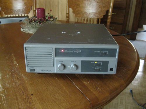 Kenwood TKR-820 UHF Desktop 20w Repeater with built in power supply