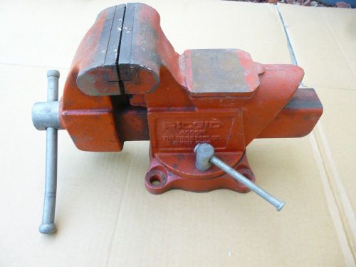 Used Ridgid Model 4000R 4 inch Bench Vise  Made in USA