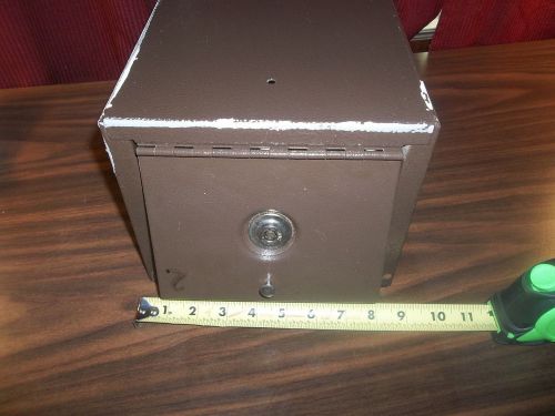 Vintage heavy metal lock box 13&#034; x 8 3/4&#034; x 7 1/4&#034; brown gun box safe lot#1061