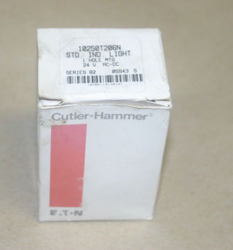 Cutler-Hammer Std. Ind. Light 10250T206N Series B2  24V AC/DC Industrial