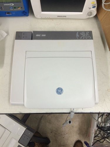 GE Mac 5000 with 14 lead acquisition module and battery