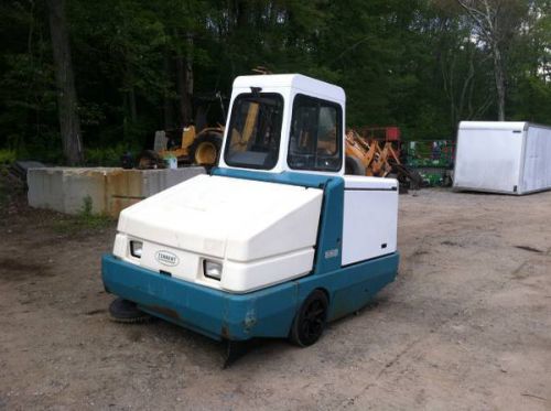 Used tennant industrial ride-on street sweeper 1996 model 385 for sale