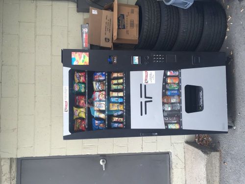 FUTURA VENDING MACHINE GREAT SHAPE 1 OWNER ONLY 2 YEAR OLD