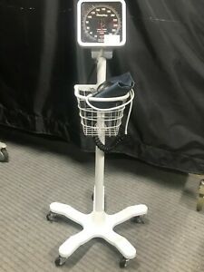 Welch-Allyn Mobile Aneroid - Model 7670 1 Pc, Adult Cuff, 767 Series