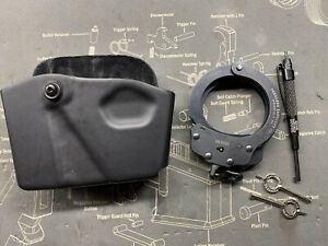 Safariland Cuff/Mag Combo with black Peerless Handcuffs