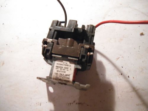 Honeywell r8222a 1002 general purpose relay 24v 50/60 hz  - used for sale