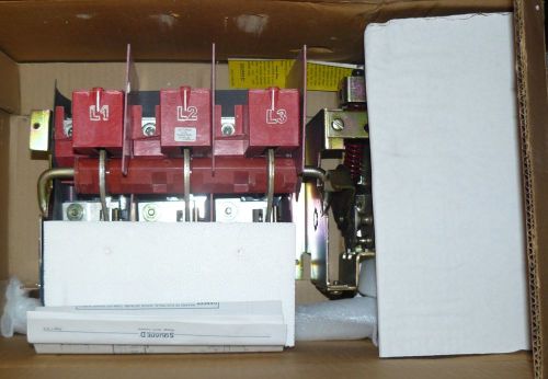 New in box square d 9422atf11 disconnect switch flange operated 200a right left for sale