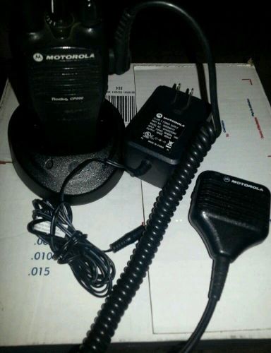 Motorola Radius CP200 UHF 4 Channel 4W AAH50RDC9AA1AN