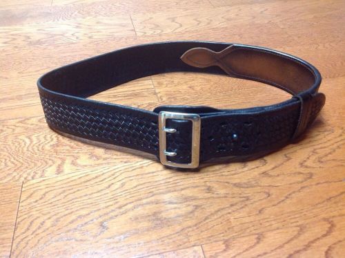 BIANCHI B-2 BASKETWEAVE POLICE/SECURITY BELT WITH A SILVER BUCKLE SIZE 36 EMS