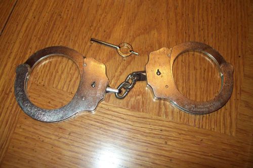 Peerless model 500 handcuffs with key