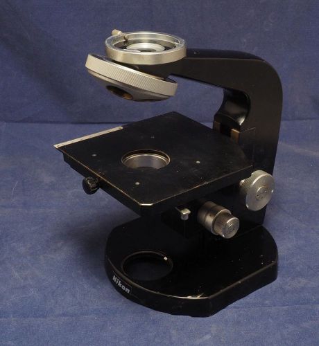 NIKON S Microscope with Stage