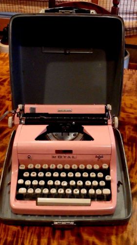 ROYAL QUIET DE LUXE PINK TYPEWRITER WITH CASE!!!!