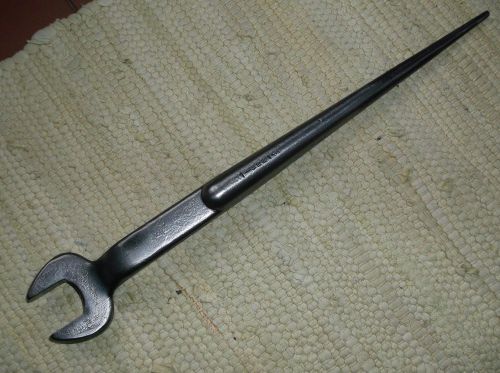 EXCELLENT KLEIN TOOL SPUD WRENCH 1-3221-R 5/8/1&#034; NUT ELECTRICAL STEEL WORKERS ES