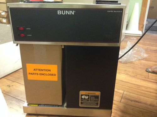 BUNN 12-Cup Commercial Coffee Brewer w Upper &amp; Lower Warmers &amp; Two Decanters,