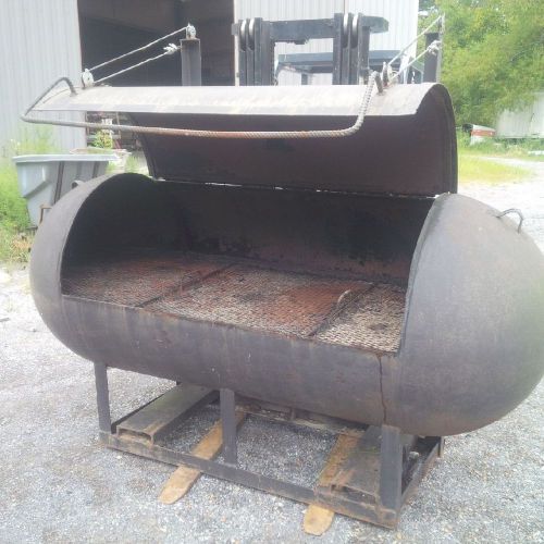 LARGE CHARCOAL GRILL