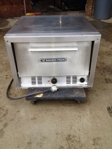 Bakers Pride P-22S Pizza Oven