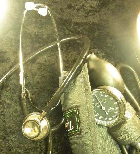 Welch Allyn Tycos Manual Adult Blood Pressure Cuff + Stethoscope MIlitary ? See