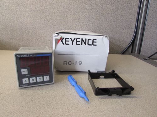 KEYENCE RC-19 LED ELECTRONIC PRESET COUNTER