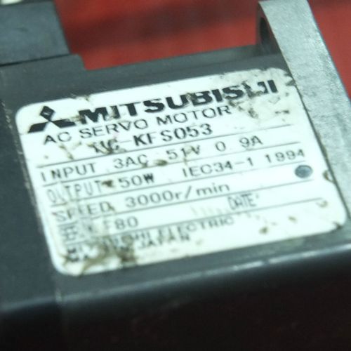 MITSUBISHI / AC SERVO MOTOR / MC-KFS053  50 w 3000 r/min .snxN017